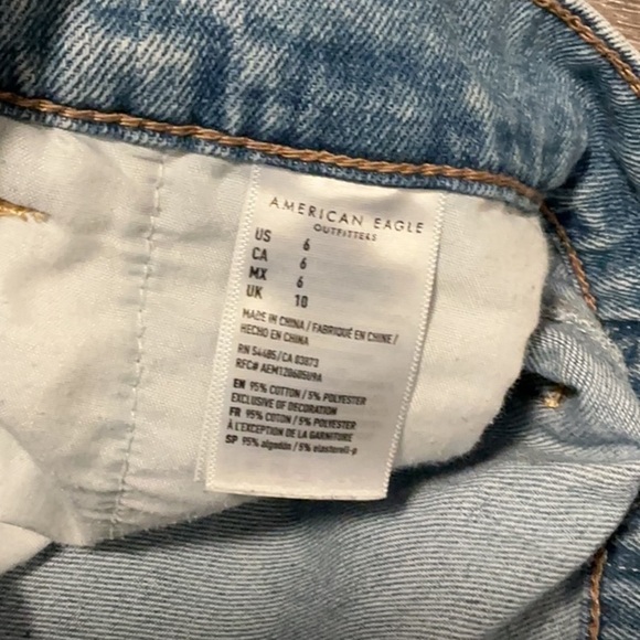 American Eagle | Mom Short - Blue Denim Shorts - 6 - Picture 3 of 5